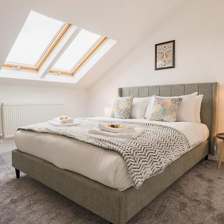 Beautifully Done 5 Bed Barn Conversion In Heswall - Sleeps Up To 10 Экстерьер фото