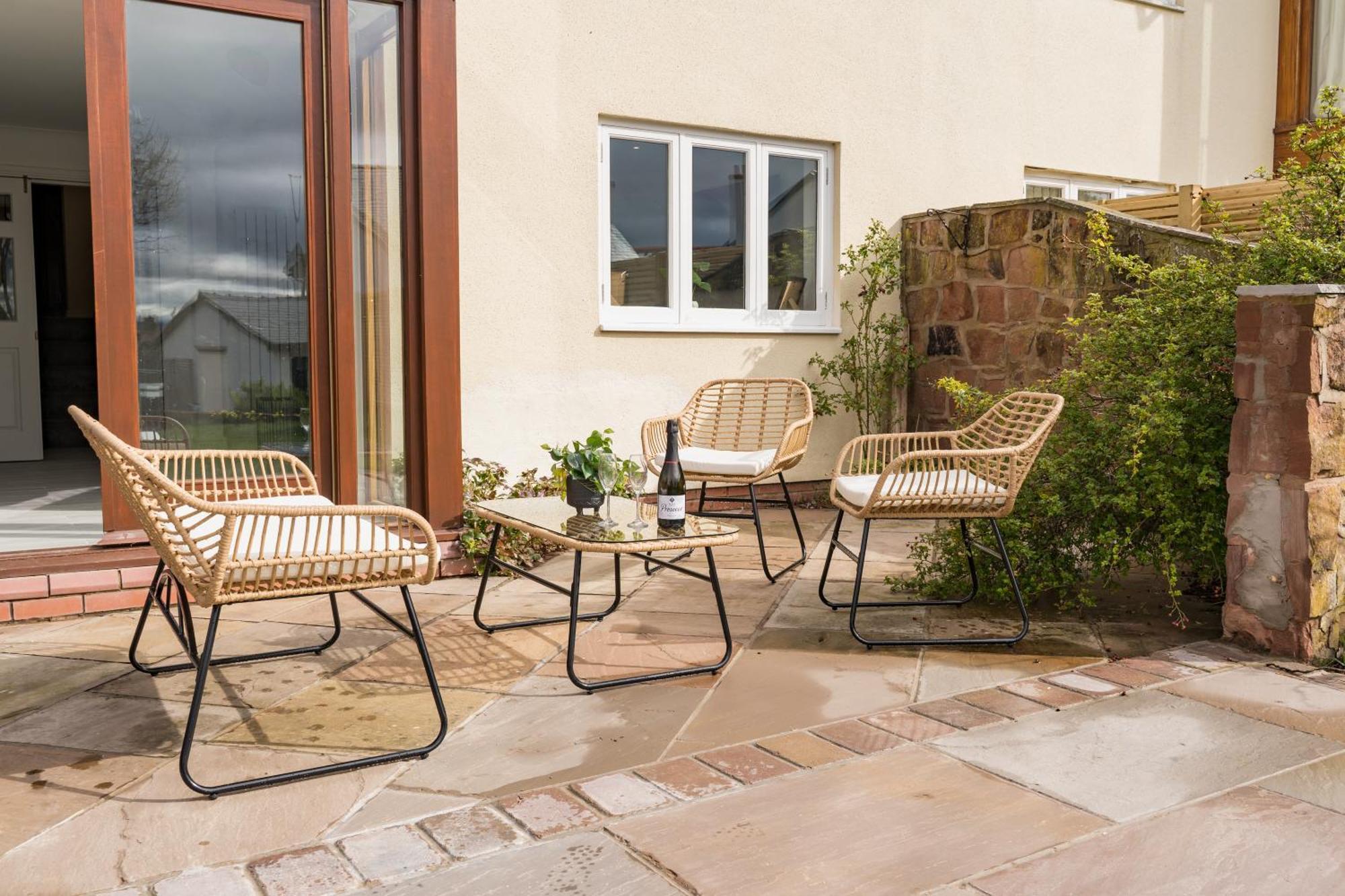 Beautifully Done 5 Bed Barn Conversion In Heswall - Sleeps Up To 10 Экстерьер фото