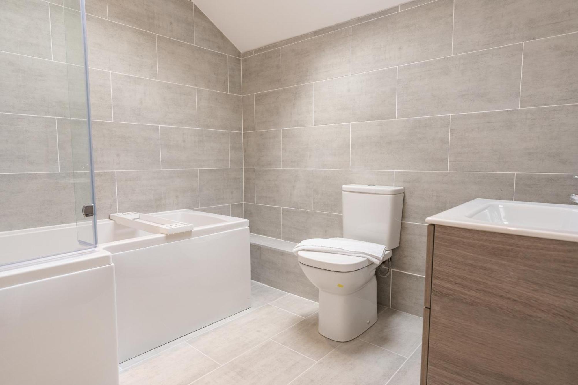 Beautifully Done 5 Bed Barn Conversion In Heswall - Sleeps Up To 10 Экстерьер фото